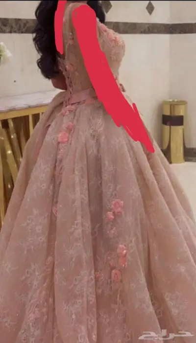 فستان ملكة للبيع مقاس S M قابل للتفاوض 1