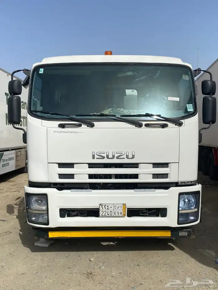 Diesel fuel truck for rent شاحنه وقود ديزل للايجار 3