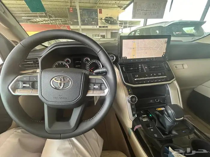 جيب لاندكروزر ابيض GXR 3 2024 اصفار سعودي (تم البيع) 4