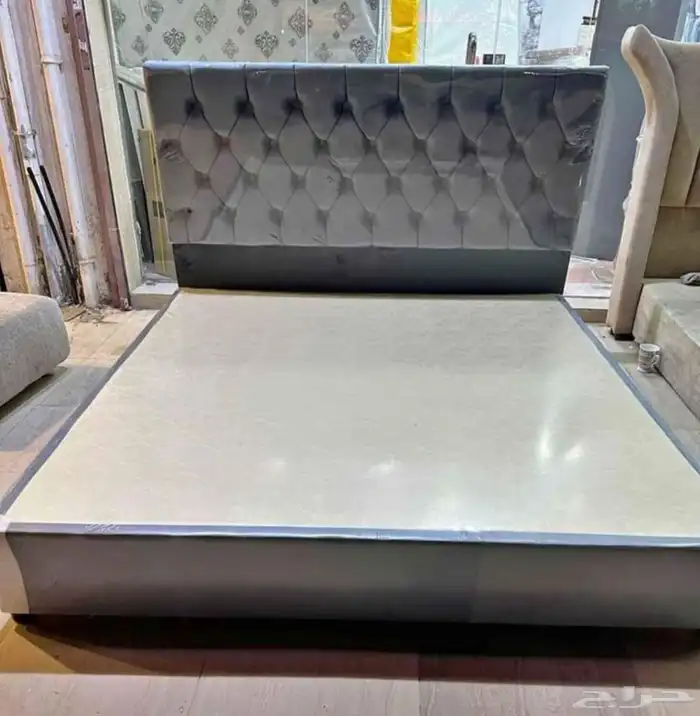 سرير خشب متوفر جديد دولاب ملابس صغير و كبير 1