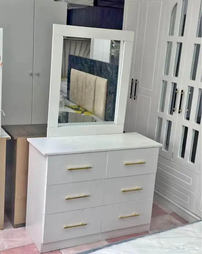 سرير خشب متوفر جديد دولاب ملابس صغير و كبير 7