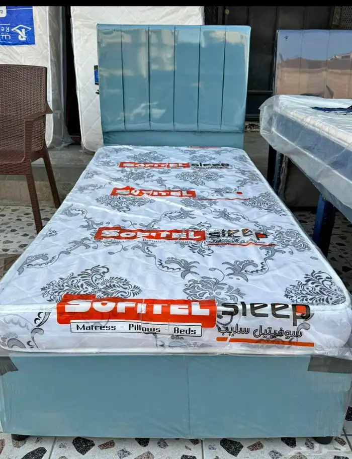 سرير خشب متوفر جديد دولاب ملابس صغير و كبير 4