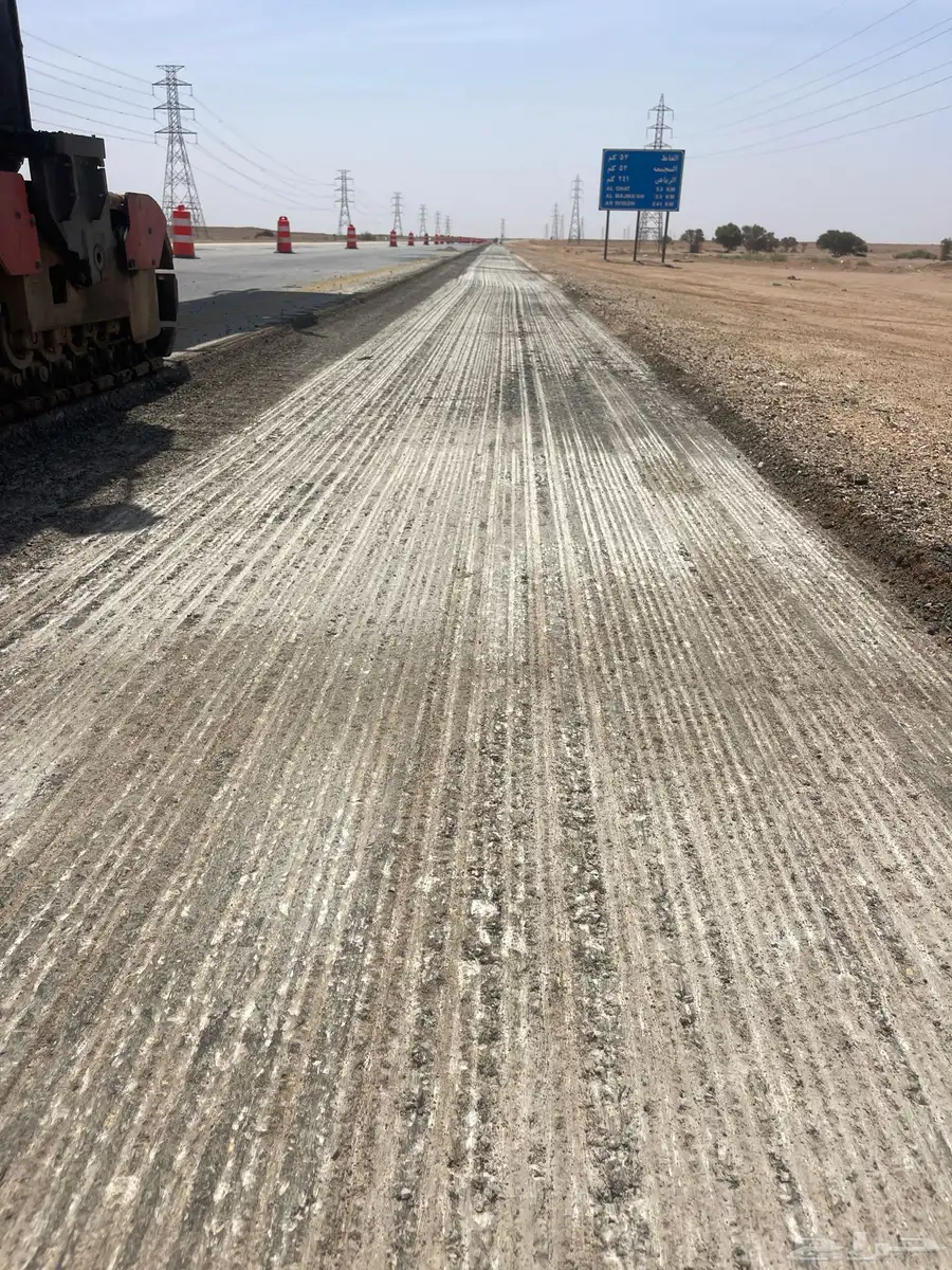 قشاطه اسفلت2متر شغل باليوميه او بالمتر اداخل وخارج الرياض 1