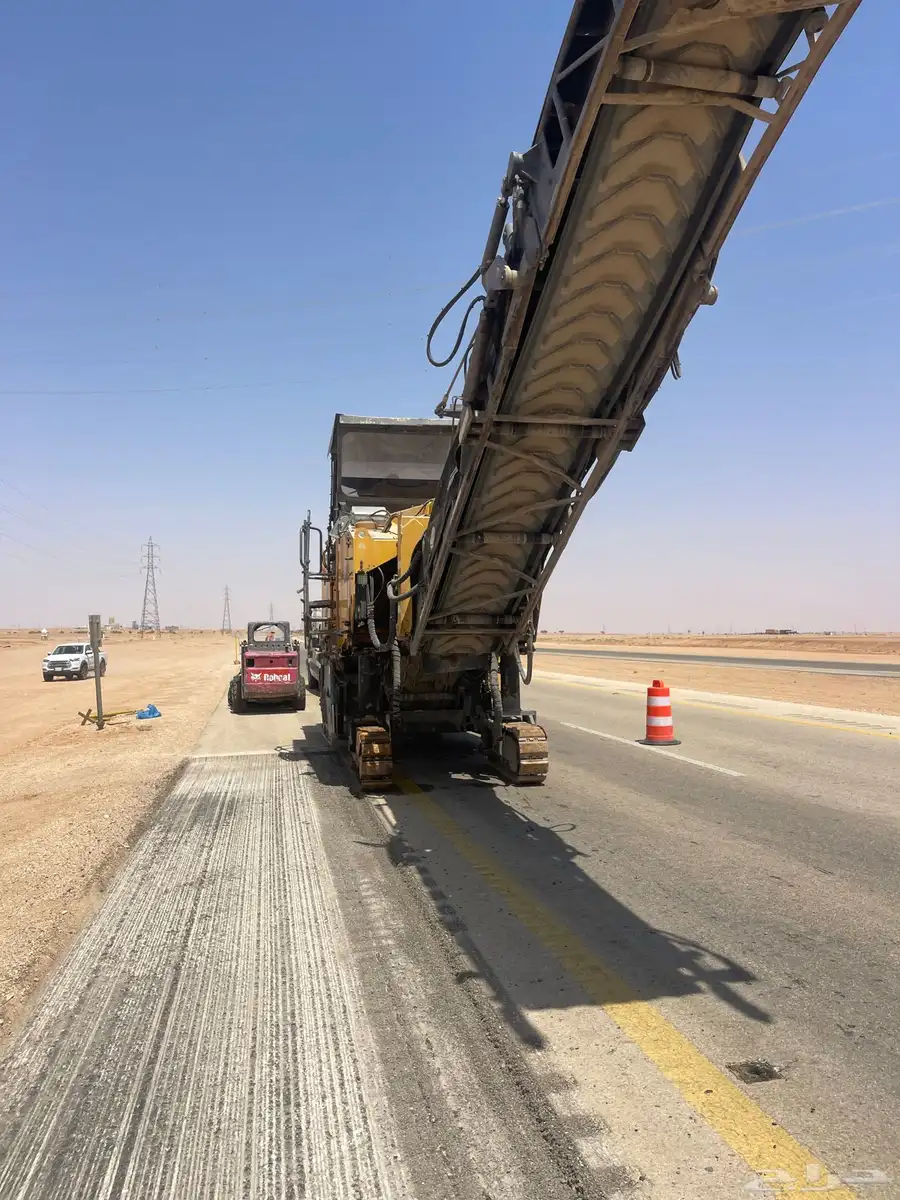 قشاطه اسفلت2متر شغل باليوميه او بالمتر اداخل وخارج الرياض 2