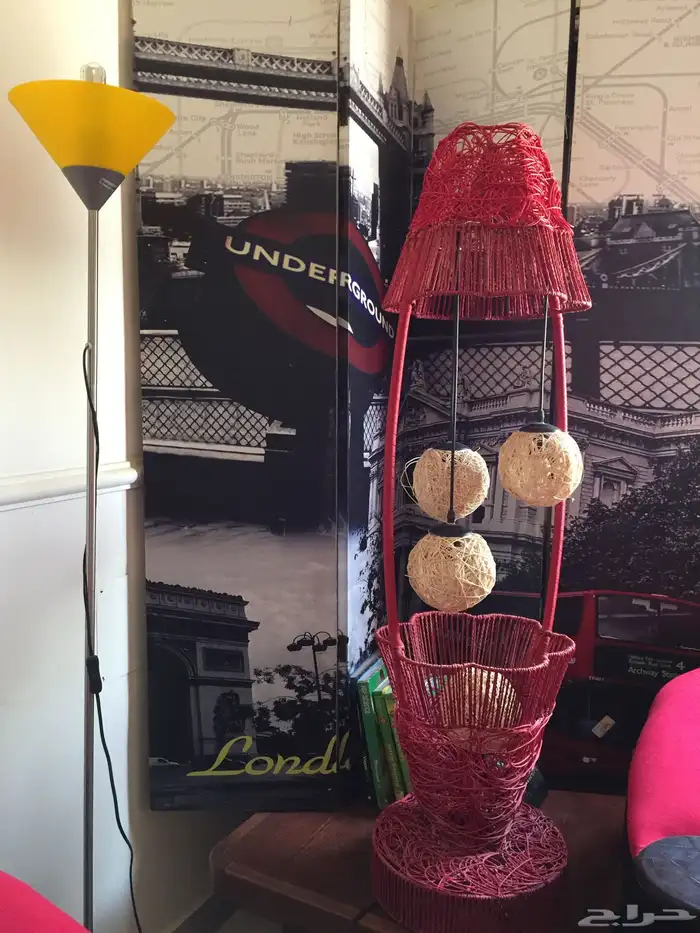 لوحات .. أشجار زينة .. لمبات اضاءة .. كماليات للبيع 3