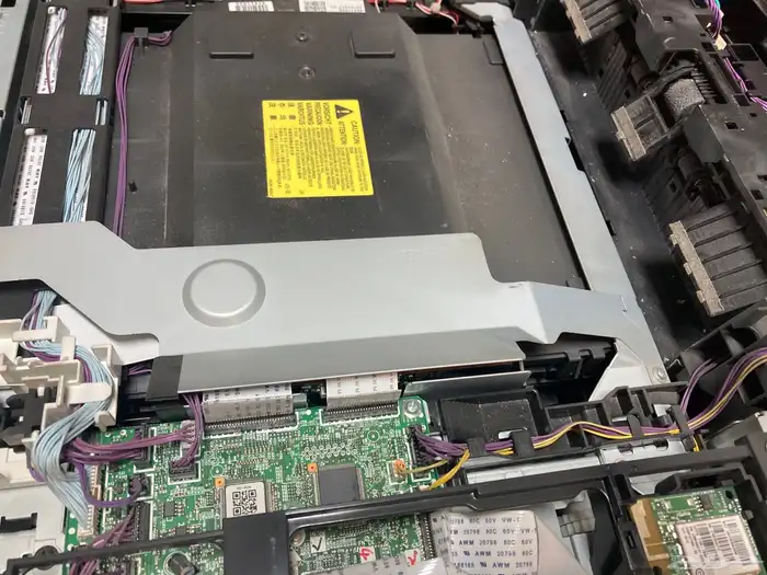 صيانة طابعات ليزر ملون واسود ليزر HP وCanon 1