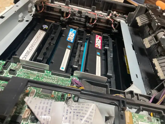 صيانة طابعات ليزر ملون واسود ليزر HP وCanon 2