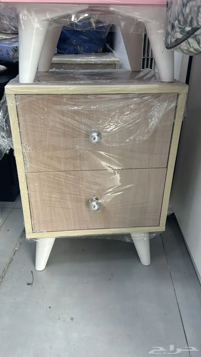 سرير خشب متوفر جديد دولاب ملابس صغير و كبير 11