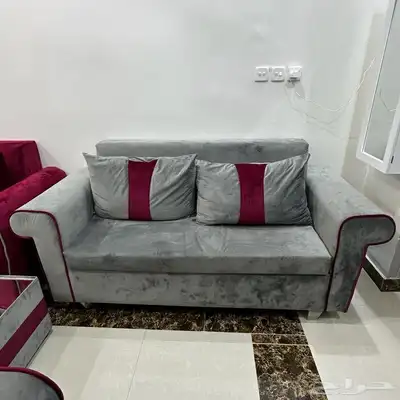 كنب نظيف مع طاولة 2