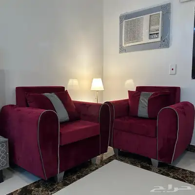 كنب نظيف مع طاولة 3