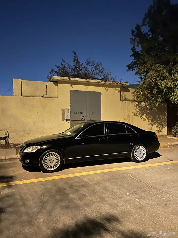 مرسيدس اسود ملكي - موديل 2006 - نظيف 1