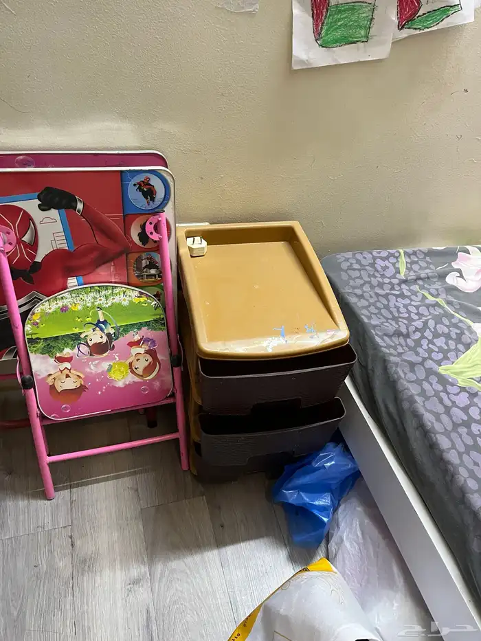 دراجات و تليفزيون و مكاتب أطفال 1