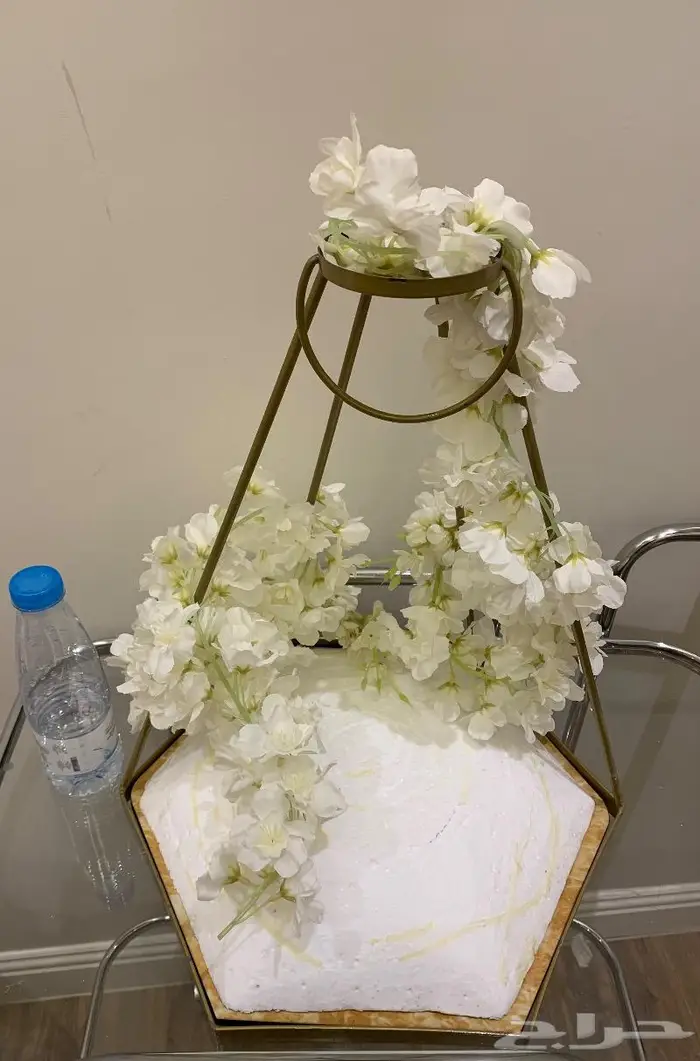 استاند تقديم بحامل 4