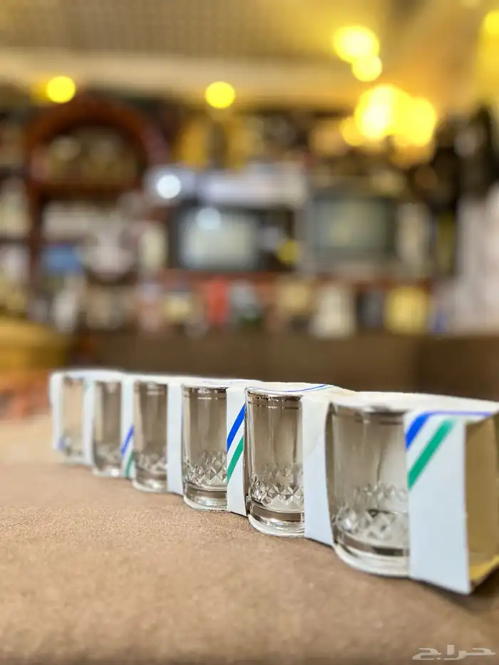 كاسات الشاي النقشة والحجم القديم 1