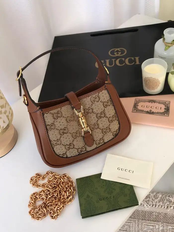 متجر شنط وشوز  هاي كوالتي 37