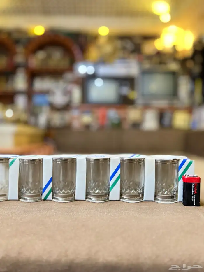 كاسات الشاي النقشة والحجم القديم 2