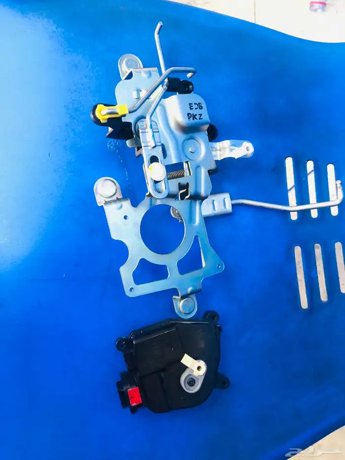 اصلاح قفل خلفي هونداي H1 0