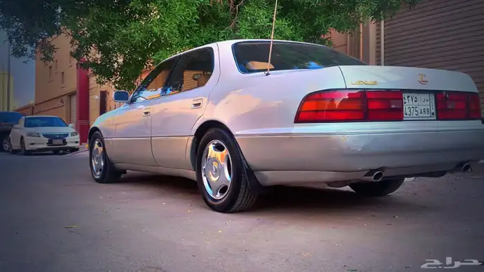 لكزس امريكي LS400 Limited نظيف 17