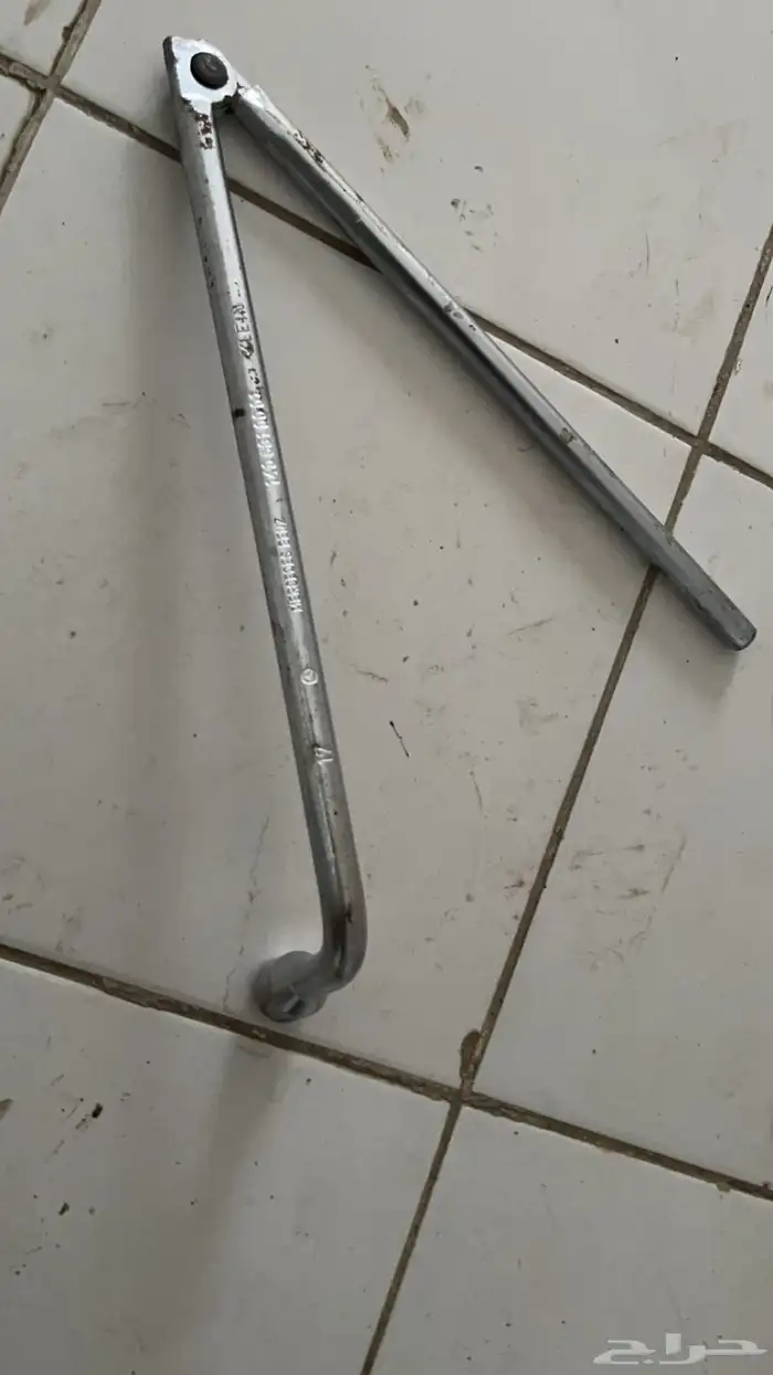 مفتاح عجل مرسيدس اصلي عليه العلامه واريل مرسيدس 2