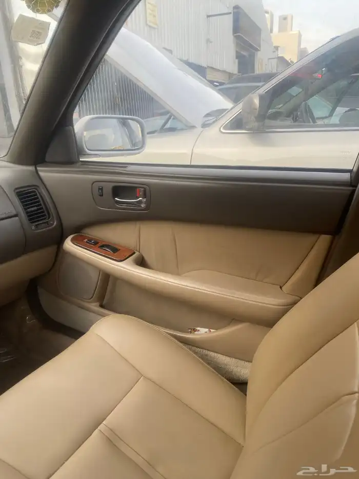 لكزس امريكي LS400 Limited نظيف 32