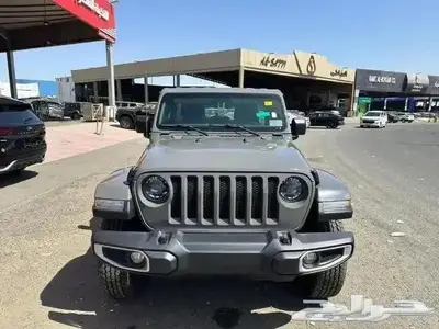 جيب رانجلر 2023صحارى اربع ابواب اصفار 7