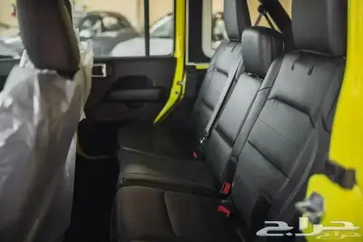 جيب رانجلر 2023صحارى اربع ابواب اصفار 3