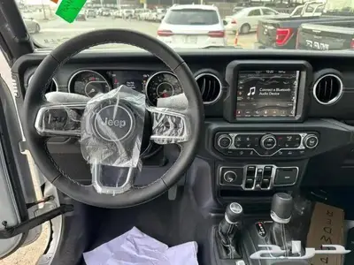 جيب رانجلر 2023صحارى اربع ابواب اصفار 11