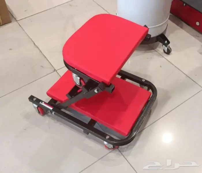 عربه مهندس او ميكانيكي وفي نفس الوقت وكرسي 0