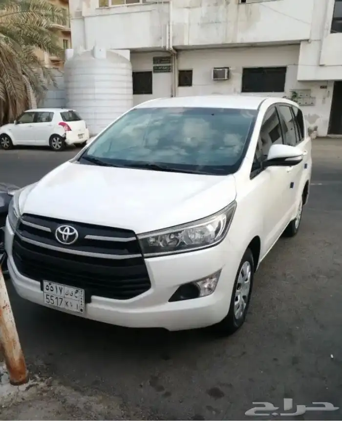 انوفا. ماشي. 590نظيف قير مكينه والبدي فيه رش كبر الكف. ف 1