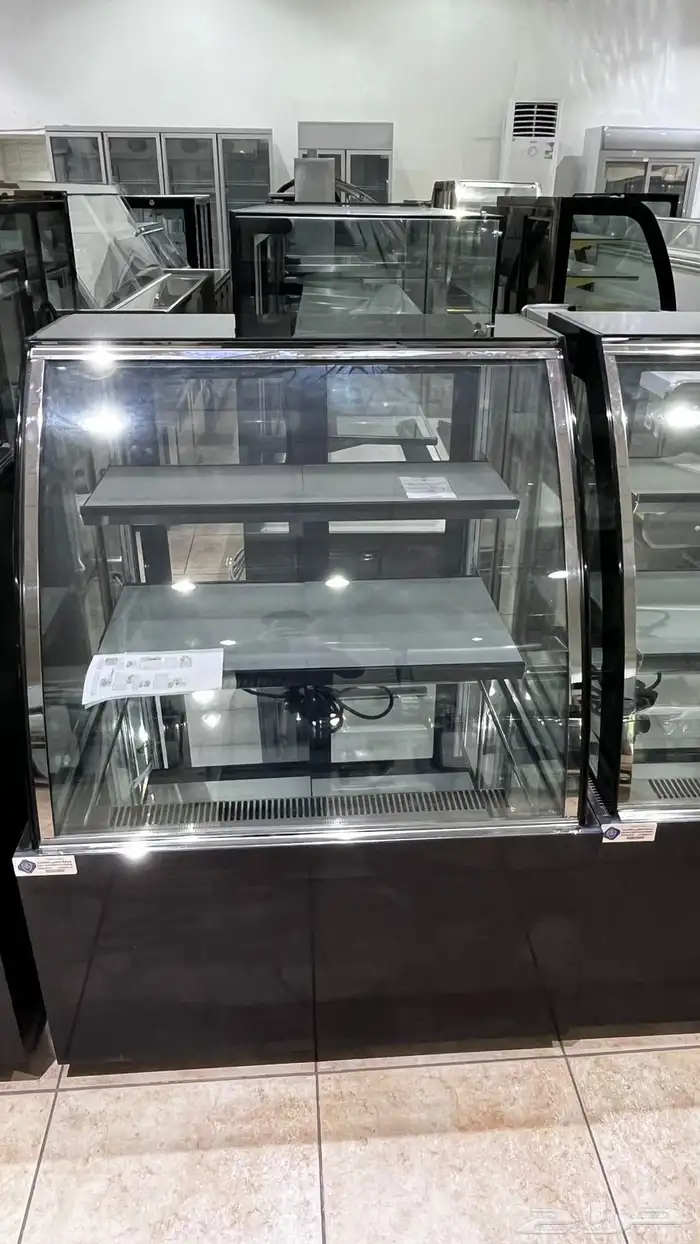 ثلاجة عرض حلا لون أسود أشكال وأحجام مختلفة 10