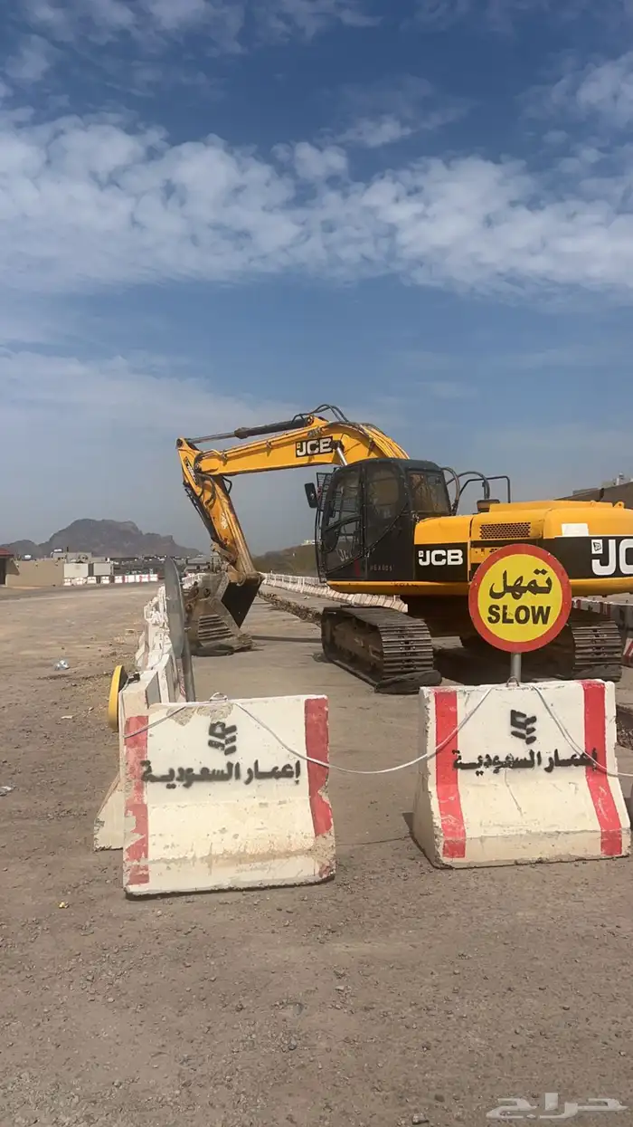 بوكلين وقلابات للايجار بساعه وبالمتر. واليومية ونعمل صرف صحي 0