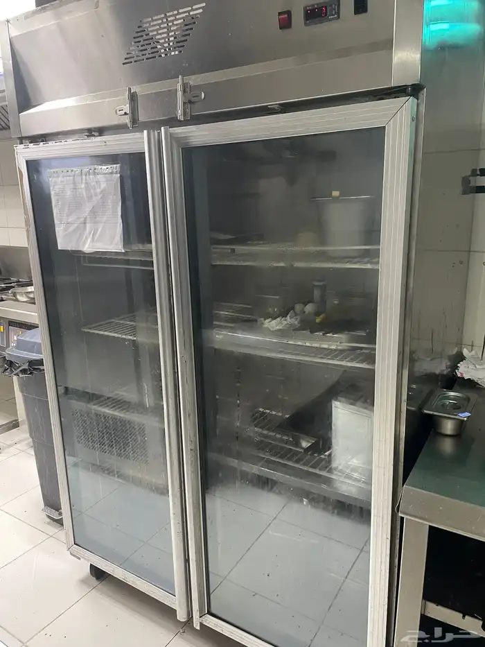 معدات مطاعم وكراسي وذولات وديكور خشب واجهزه تكيف 17