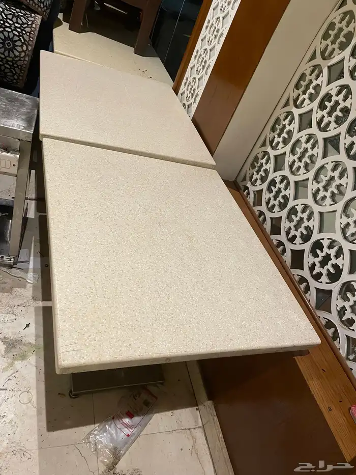 معدات مطاعم وكراسي وذولات وديكور خشب واجهزه تكيف 11