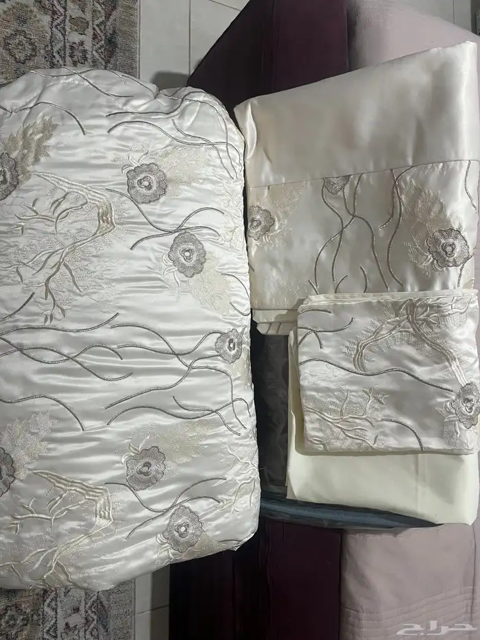 لحاف شبه جديد 0