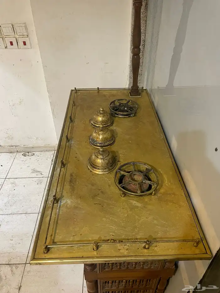 معدات مطاعم وكراسي وذولات وديكور خشب واجهزه تكيف 13