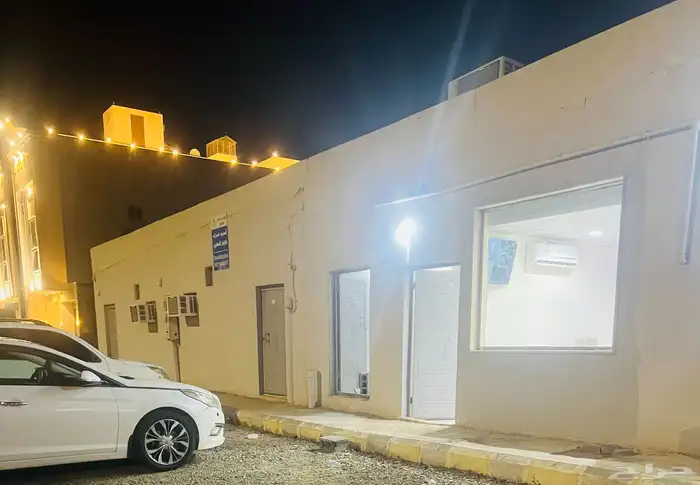 استراحات للايجار الشهري حي الشرق 0
