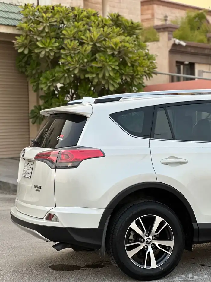 ((تم البيع)) رافور 2016 RAV4 فل مخزن مستخدم أول 13