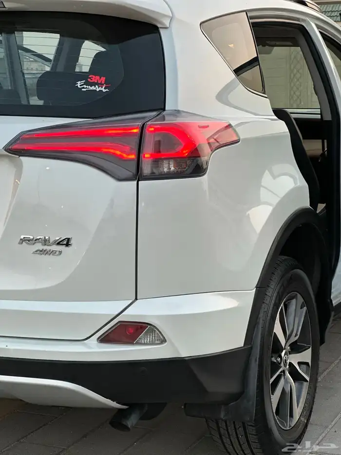((تم البيع)) رافور 2016 RAV4 فل مخزن مستخدم أول 23