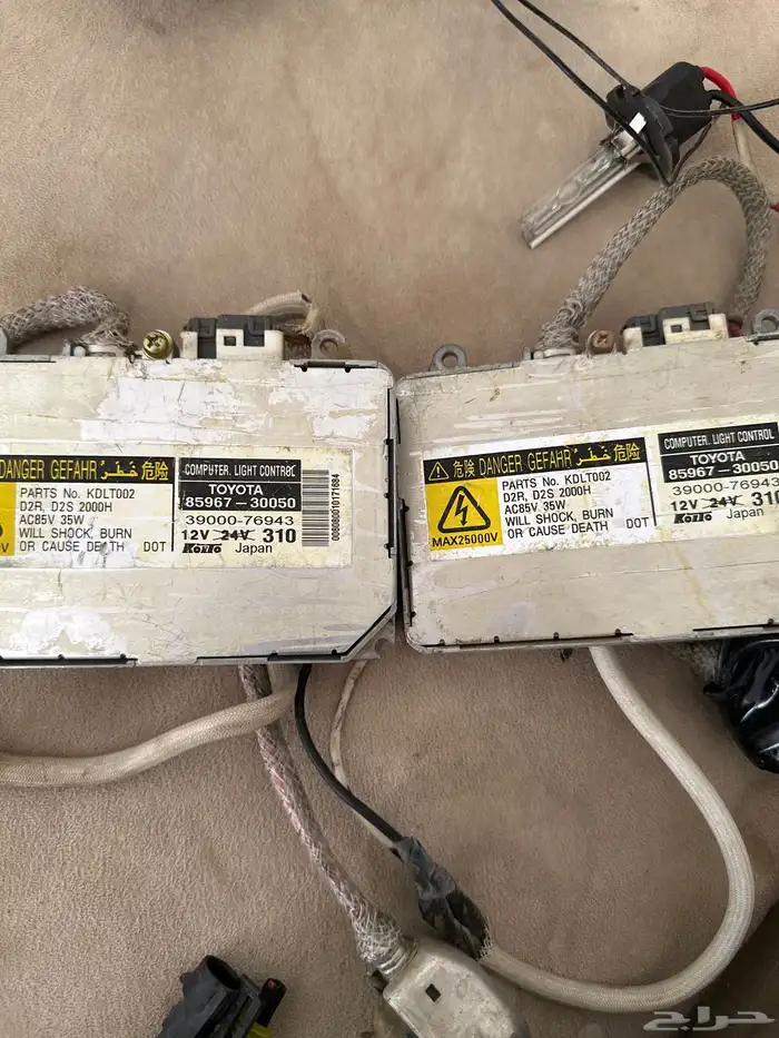 عدسات كيو فايف مع جهاز زنن الأصلي من TOYOTA 1