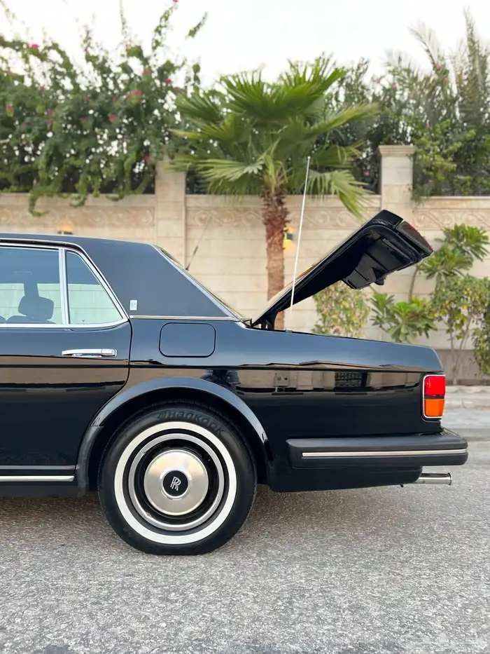 رولز رويس كلاسيك 1985 سيلفر سبور مخزن وكالة ( تم البيع ) . 49