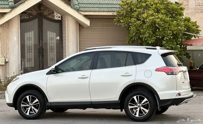 ((تم البيع)) رافور 2016 RAV4 فل مخزن مستخدم أول 14