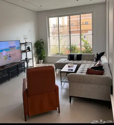كنب حرف ال نظيف جدا مع طاولات قهوة وجانبية 0