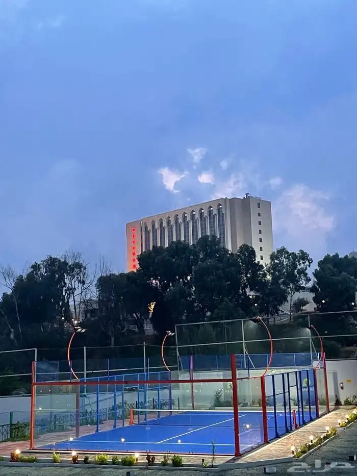 ملاعب توب بادل بلجرشي Top padel بجوار فندق غدران 1