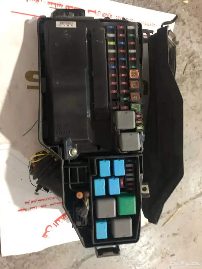قطع غيار لكزس 8