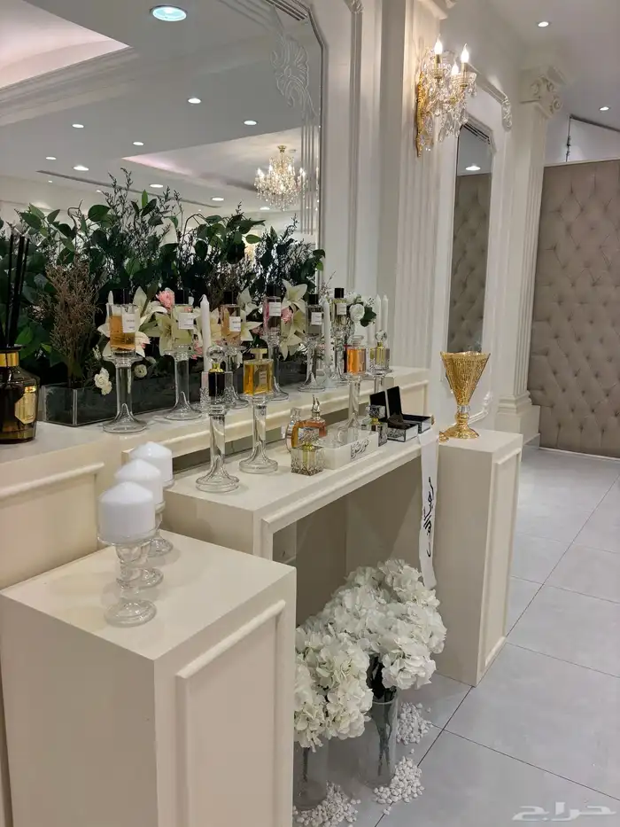كورنر عطور طاولة عطور جدة 11