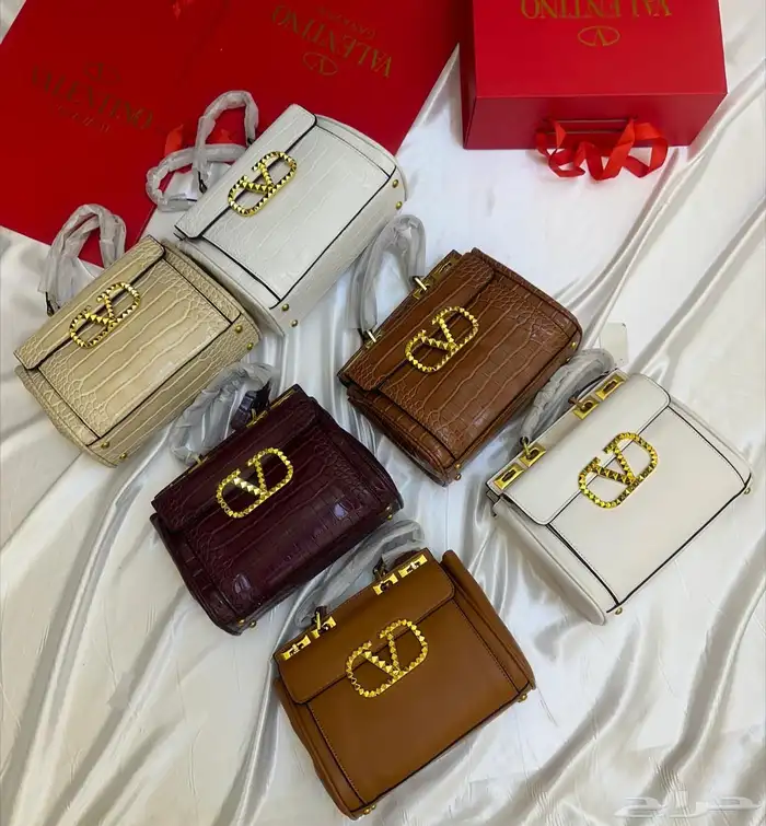 عرررض شنط وشوزات مدرسه وجامعه وطلعات 35