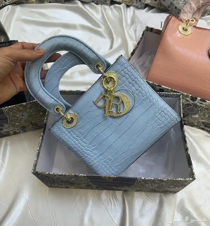 عرررض شنط وشوزات مدرسه وجامعه وطلعات 43