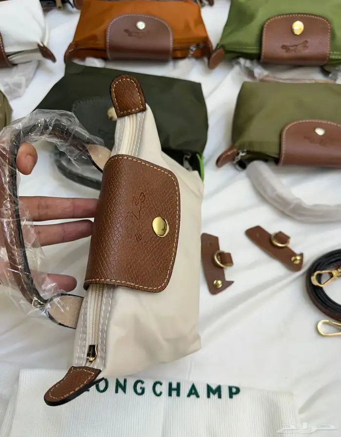 عرررض شنط وشوزات مدرسه وجامعه وطلعات 86