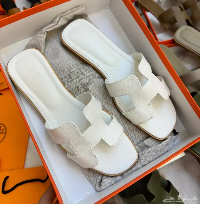 عرررض شنط وشوزات مدرسه وجامعه وطلعات 66