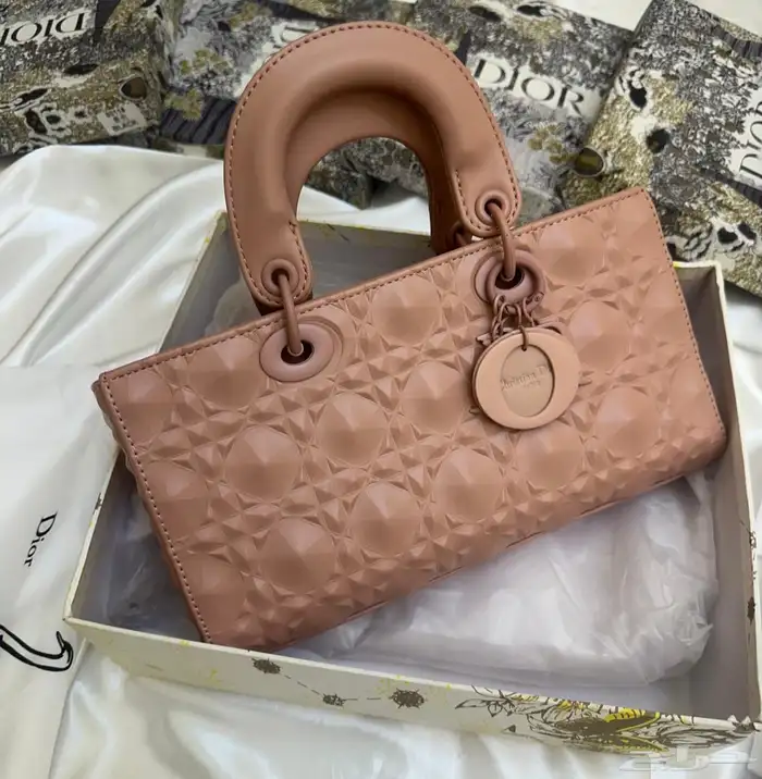 عرررض شنط وشوزات مدرسه وجامعه وطلعات 48